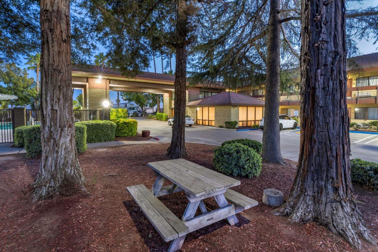 Best Western Orchard Inn Turlock Exterior photo
