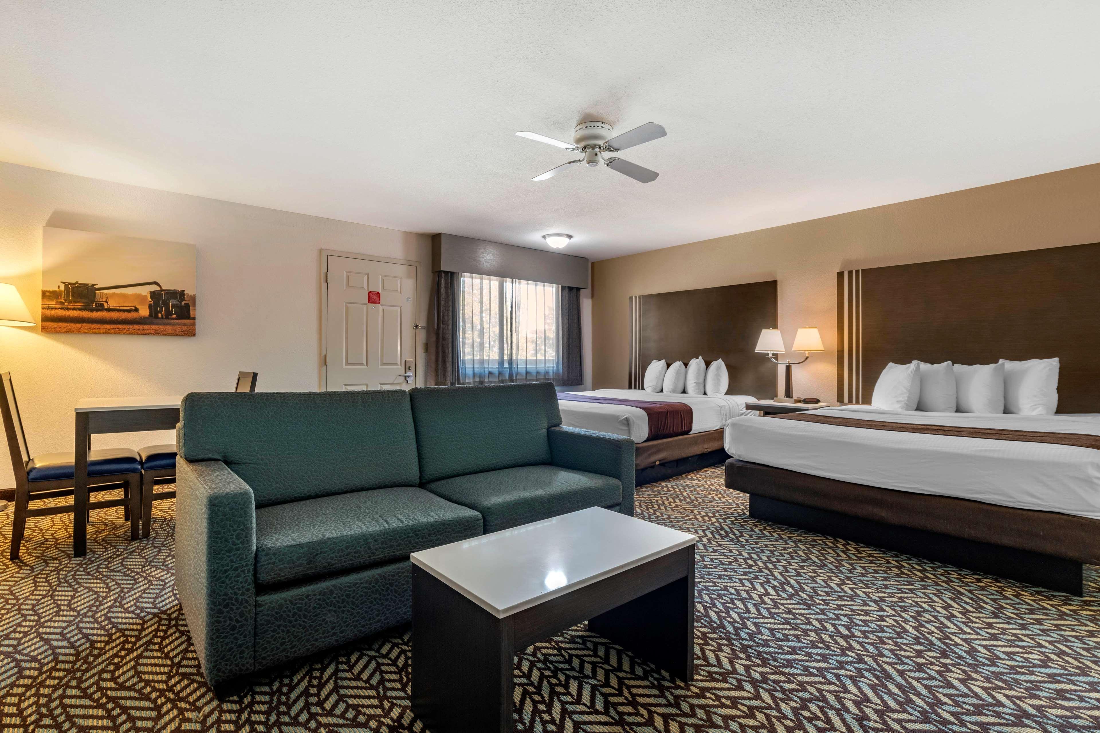 Best Western Orchard Inn Turlock Exterior photo
