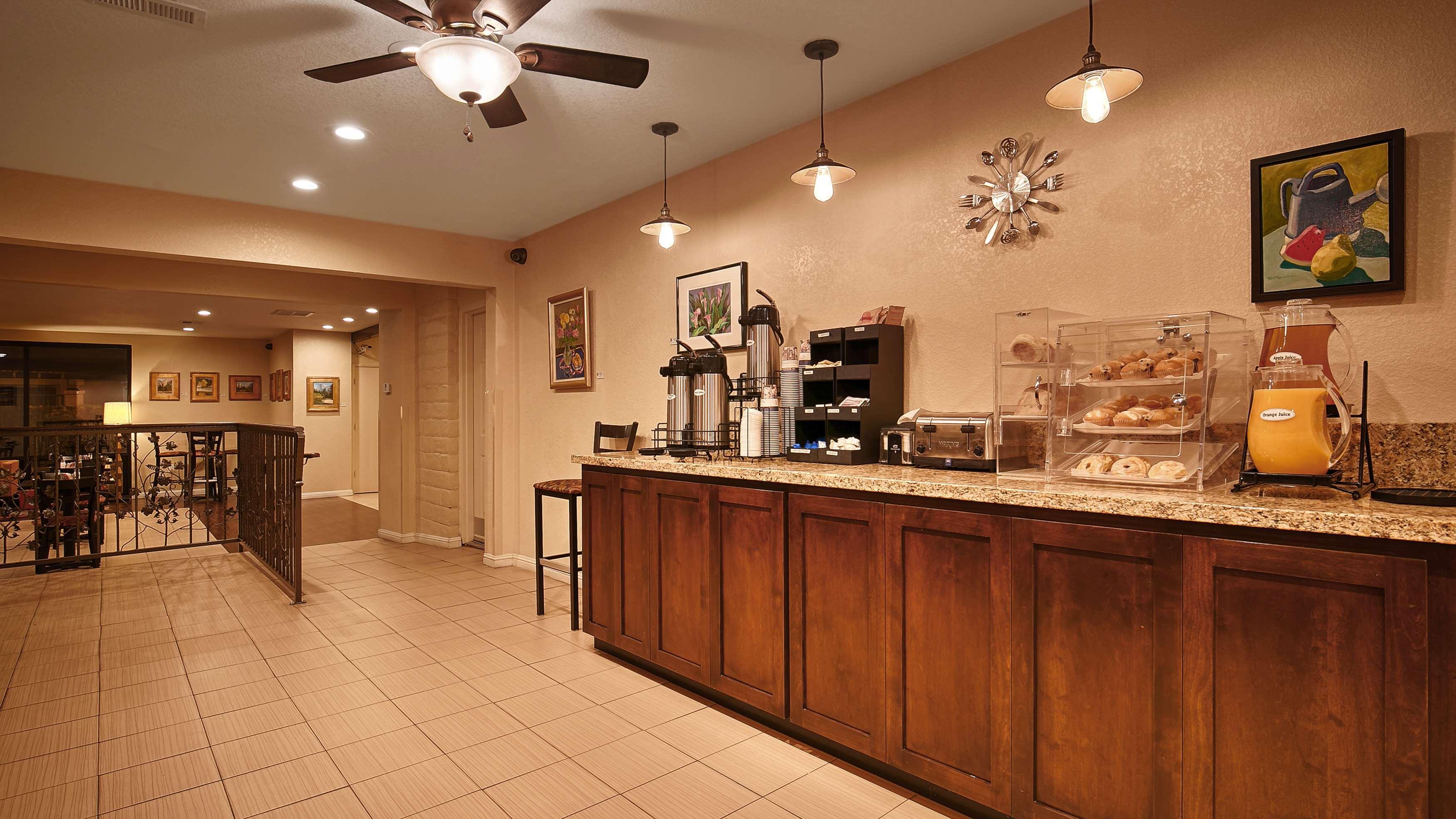 Best Western Orchard Inn Turlock Exterior photo