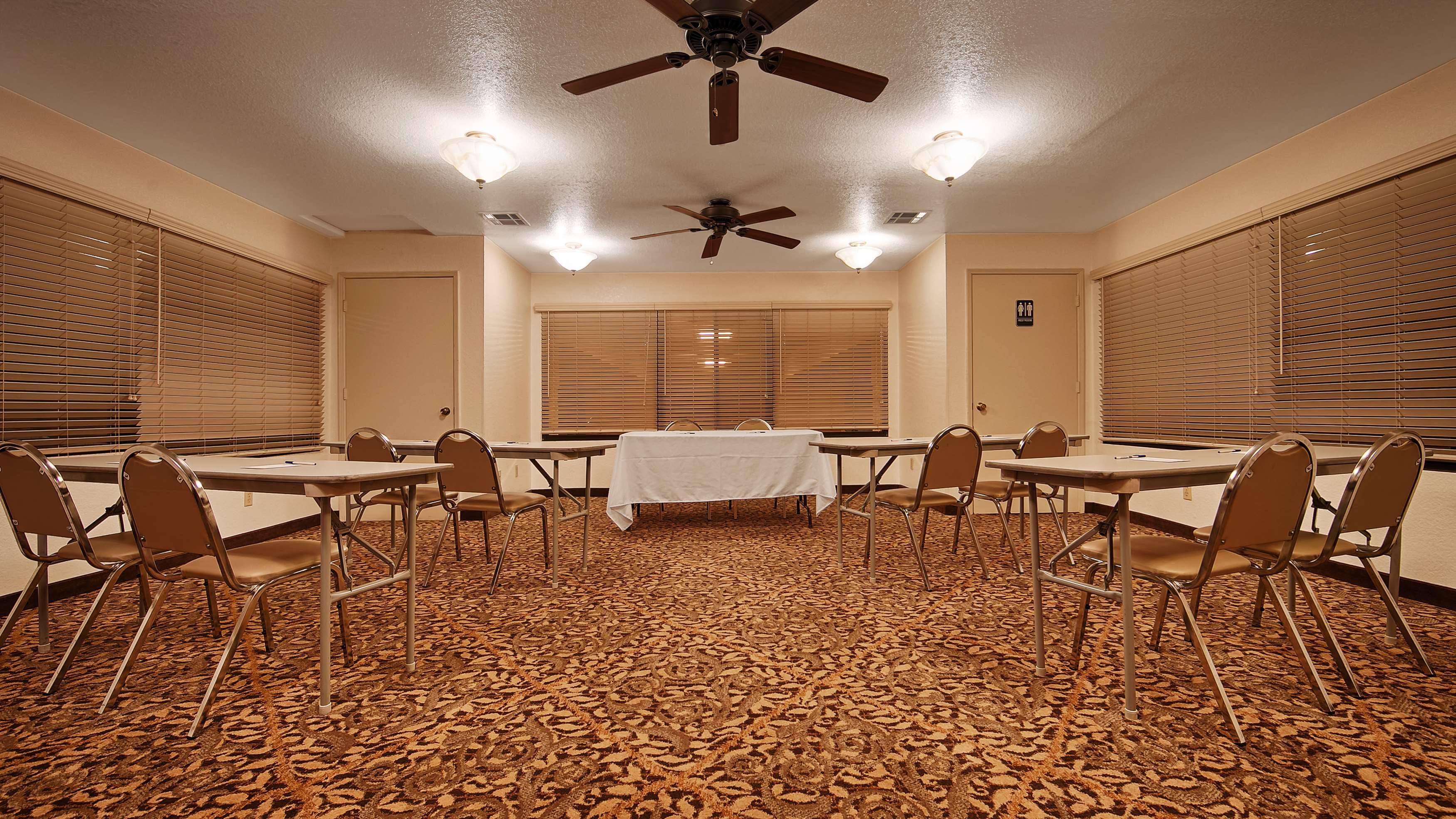 Best Western Orchard Inn Turlock Exterior photo