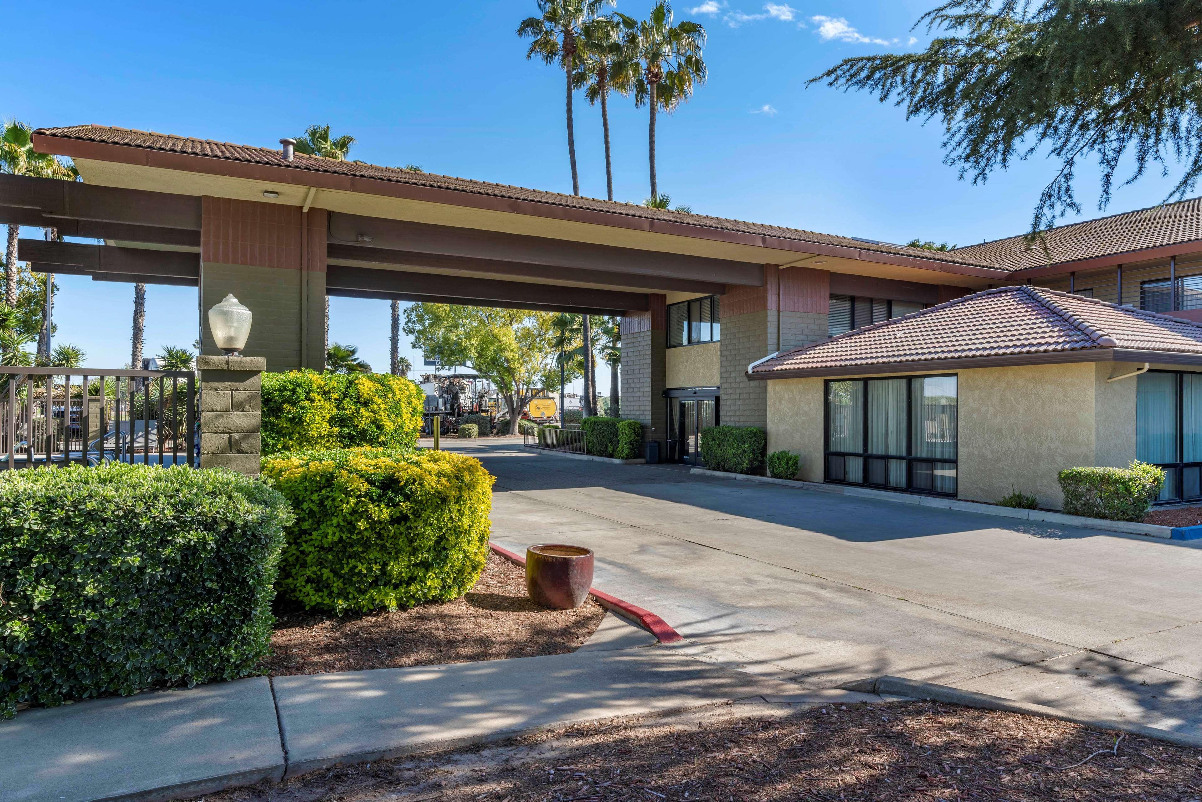 Best Western Orchard Inn Turlock Exterior photo